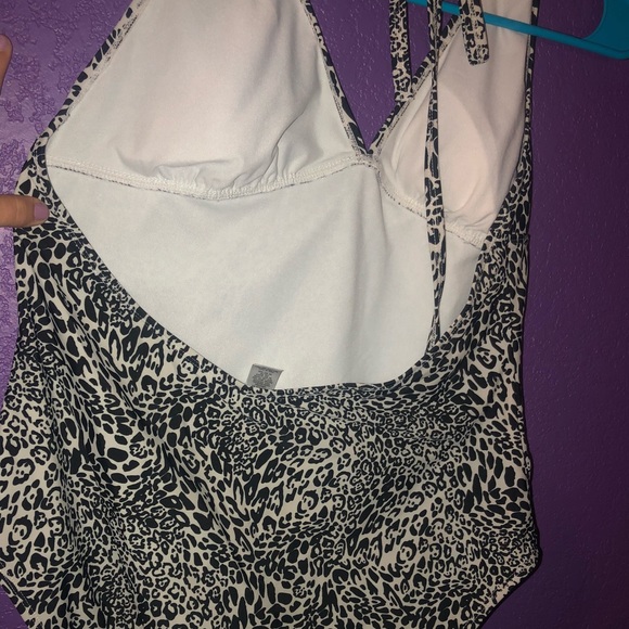 Open back swim wear - Picture 5 of 5